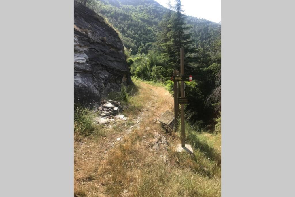 Alloggio U Sportegu Da E Monti A Giaia Badalucco Eksteriør billede