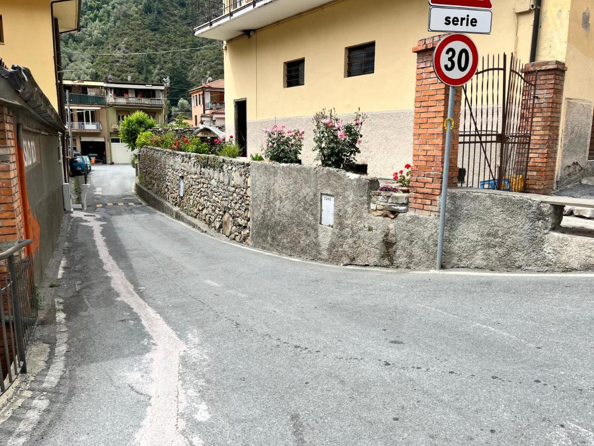 Alloggio U Sportegu Da E Monti A Giaia Badalucco Eksteriør billede